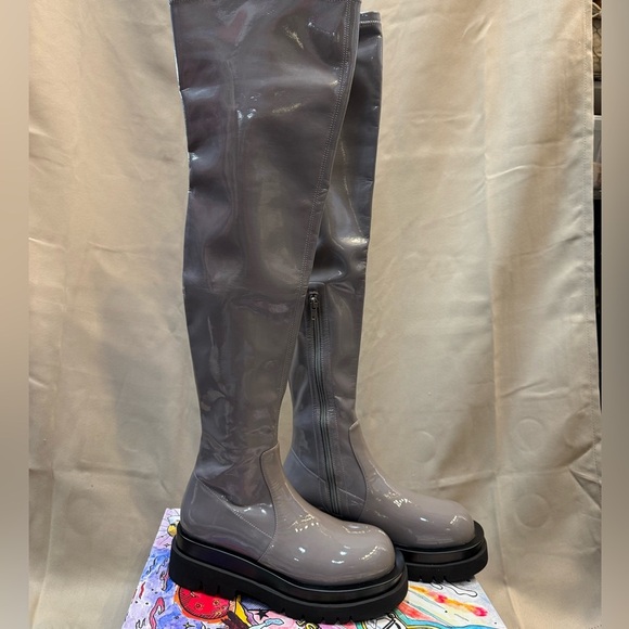 Jeffrey Campbell Women's Tanked Platform Over the Knee Patent Boots in Grey - Picture 4 of 8